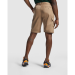 Bermuda corta laboral de algodón y poliéster 200 g/m2 Roly Armour color camel cuarta vista de uso