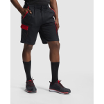 Bermuda corta laboral de poliéster y algodón 250 g/m2 Roly Tahoe color rojo tercera vista de uso