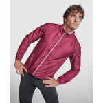 Chaqueta cortavientos unisex de poliéster en tejido técnico ligero 70 g/m2 Roly Direct Glasgow cuarta vista de uso