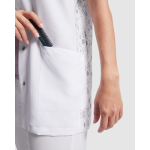 Bata para mujer de poliéster con cierre central 130 g/m2 Roly Aldany color blanco vista detalle 1
