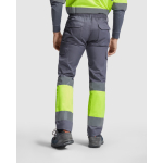 Pantalón de trabajo de alta visibilidad invierno 240 g/m2 Roly Soan color gris topo cuarta vista de uso