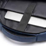 Mochila de piel PU con asas y hombro acolchadas para portátil 15” color azul marino vista detalle 4