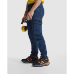 Pantalón laboral vaquero de algodón y poliéster 370 g/m2 Roly Raptor color azul vaquero quinta vista de uso