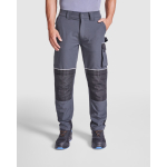 Pantalón laboral multibolsillos con elastano 260 g/m2 Roly Wall color negro primera vista de uso