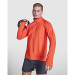 Sudadera técnica de poliéster reciclado 200 g/m2 Roly Direct Estambul color naranja oscuro cuarta vista de uso