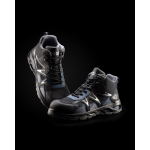 Botín de trabajo estilo deportivo con puntera de fibra de vidrio Roly color azul marino cuarta vista de uso