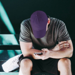 Clásica gorra de 100% algodón de 5 paneles y cierre de velcro segunda vista