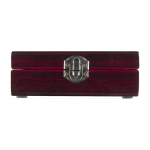 Set de vino en caja de madera para jugar ajedrez en la tapa color marrón primera vista