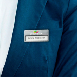 Identificador magnético reutilizable para eventos y congresos color plateado