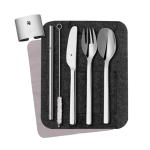 Estuche con juego de cubiertos de acero inoxidable y pajita WMF color plateado