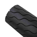 Rodillo de espuma vibratorio con Bluetooth para recuperación Therabody color negro