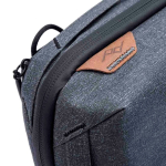 Organizador de nylon reciclado para artículos de viaje Peak Design color titanio