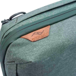 Organizador de nylon reciclado para artículos de viaje Peak Design color verde oscuro