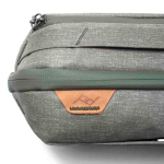 Neceser de nylon colgable con gancho e impermeable Peak Design grande color verde oscuro