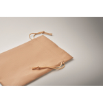 Bolsita de cuerdas pequeña unicolor para regalo de RPET 20x30cm color marfil vista fotografía tercera vista