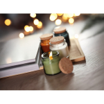 Vela de cera vegetal con aroma a vainilla y tapa de corcho color beige segunda vista bodegón