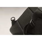 Elegante bandolera de cuero sintético negro de suave tacto color negro vista fotografía sexta vista