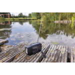 Radio de emergencia multifunción ABS reciclado con manivela 1.800 mAh color negro vista de ambiente 2