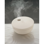 Humidificador recargable de plástico reciclado con autonomía de 6H color beige vista de ambiente