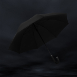 Paraguas premium en RPET con apertura automática Ø130 Swiss Peak color negro vista de ambiente 2