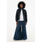 Chaqueta acolchada de poliéster reciclado mujer casual fit 70 g/m2 IQONIQ Maiko color negro vista con modelo