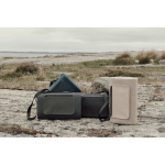 Manta de pícnic en poliéster reciclado con forro polar impermeable color negro vista de ambiente 3