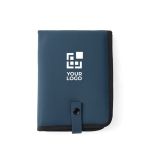 Cojín portátil reciclado con cierre a presión y diseño plegable color azul marino vista de impresión