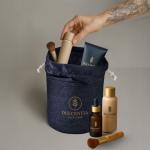 Neceser cilíndrico hecho de tela de vaquero con cierre de cordón color azul vaquero vista detalle 3