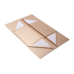 Caja de cartón de autoensable para regalos con cierre magnético color dorado cuarta vista