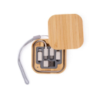 Set de cables de distintos conectores en caja de bambú para transporte color madera segunda vista