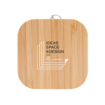 Set de cables de distintos conectores en caja de bambú para transporte color madera quinta vista