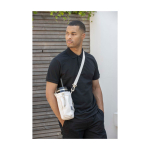 Bolsa de viaje para botellas hecha de materiales ecológicos 2L color blanco roto imagen de estilo de vida