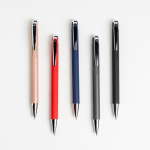 Bolígrafo de aluminio con pulsación y detalles plateados tinta azul vista con varios colores