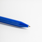 Bolígrafo de ABS reciclado con mecanismo de pulsación tinta azul vista 1
