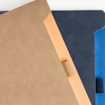 Libreta ecológica con soporte lateral para bolígrafo A5 hojas lisas vista 1