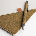 Libreta de algodón reciclado con bolígrafo de té verde A5 hojas lisas vista 1