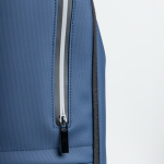 Mochila soft con detalles reflectantes y asa para trolley 15.6”