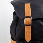 Mochila de RPET resistente al agua con cierres magnéticos 15.6”