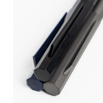 Set de bolígrafo y roller de aluminio con diseño hexagonal tinta negra vista 4