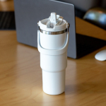 Vaso térmico de acero inoxidable con tapa doble y asa plegable 900ml vista 1