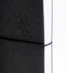 Agenda diaria en español y portugués con cierre elástico tubular A5 vista 3