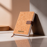 Agenda con vista diaria en español y portugués con tapa de corcho A5 color marrón claro