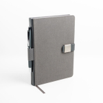 Agenda con vista diaria en español y portugués con cierre magnético A5 vista de ambiente