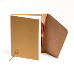 Agenda diaria en español y portugués con tapa de kraft y corcho A5 color marrón claro