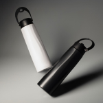 Vaso térmico eco de acero inoxidable reciclado con asa y pajita 1L vista de ambiente