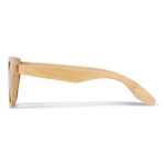 Gafas de sol hechas completamente de bambú con lentes negros color natural tercera vista