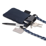 Bandolera compacta para llevar artículos esenciales del día a día color azul oscuro cuarta vista