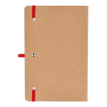 Cuaderno de tapa blanda de papel kraft FSC A5 con hojas a cuadros color rojo tercera vista