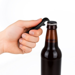 Llavero abrebotellas multiusos 3 en 1 de aluminio de colores color negro tercera vista