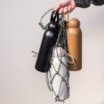 Botella térmica de acero monocromática con tapón redondo con asa 500ml color negro quinta vista